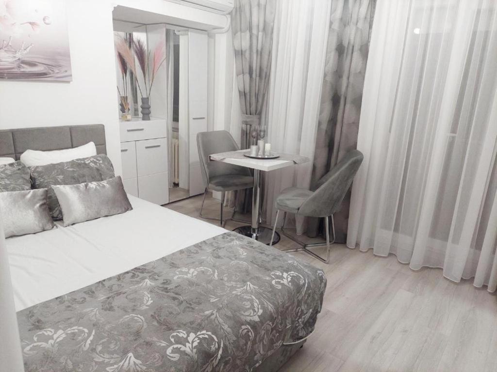 City Lux Square Apartment Skopje Exterior photo